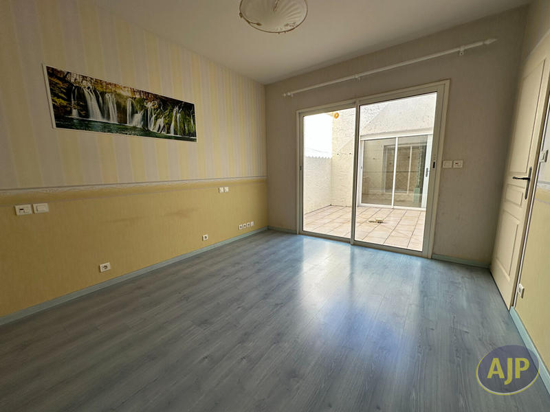 Maison - 200 m² - 7 pièces