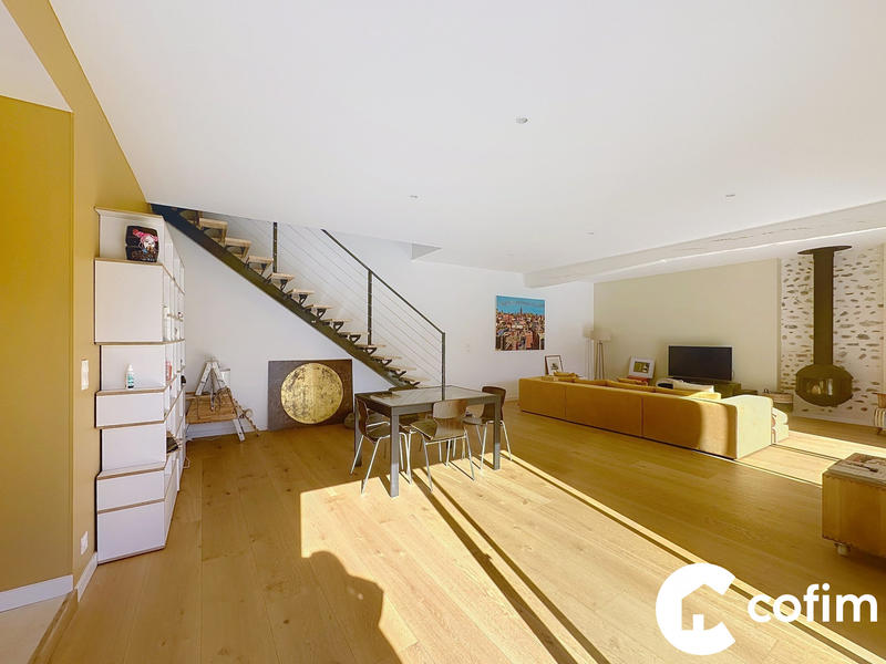 Maison - 203 m² - 7 pièces