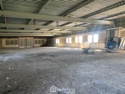 Local commercial - 566 m² - 1 pièce