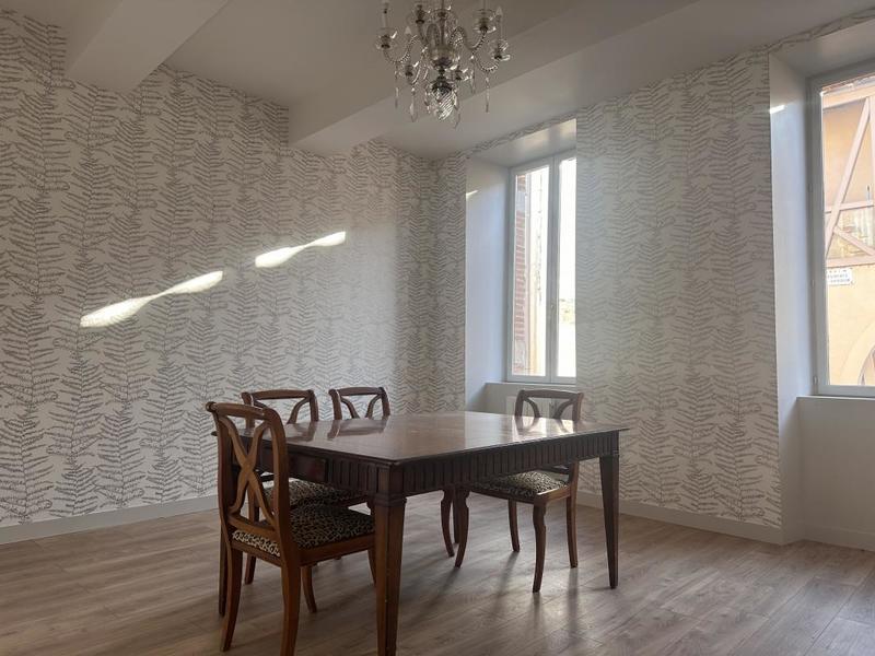 Propriété - 256 m² - 5 pièces