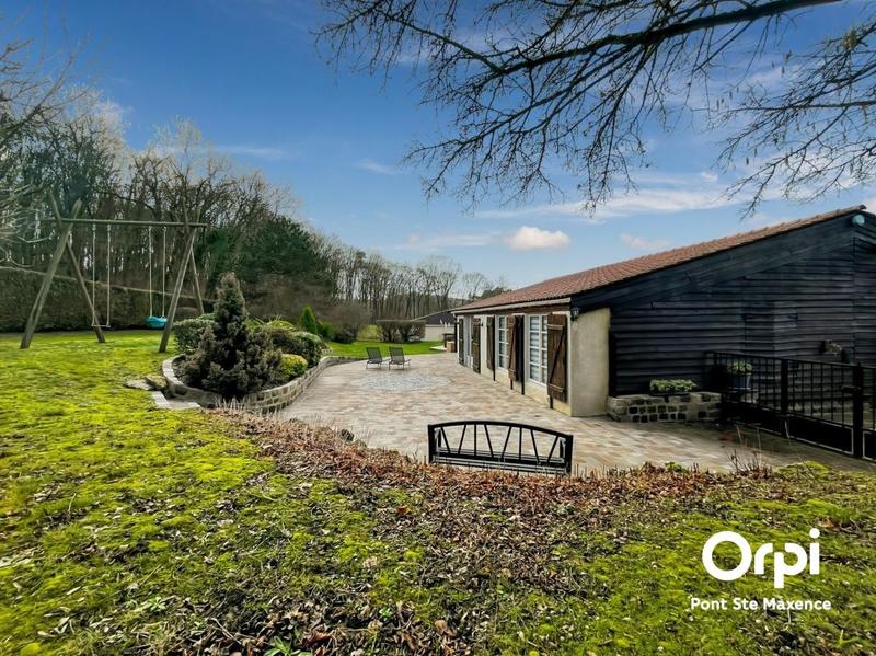 Maison - 218 m² - 6 pièces