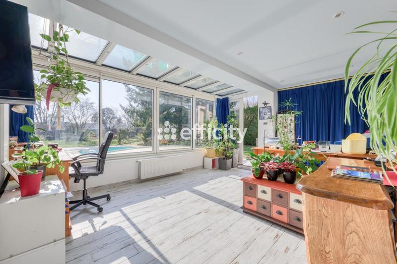 Maison - 171 m² - 7 pièces