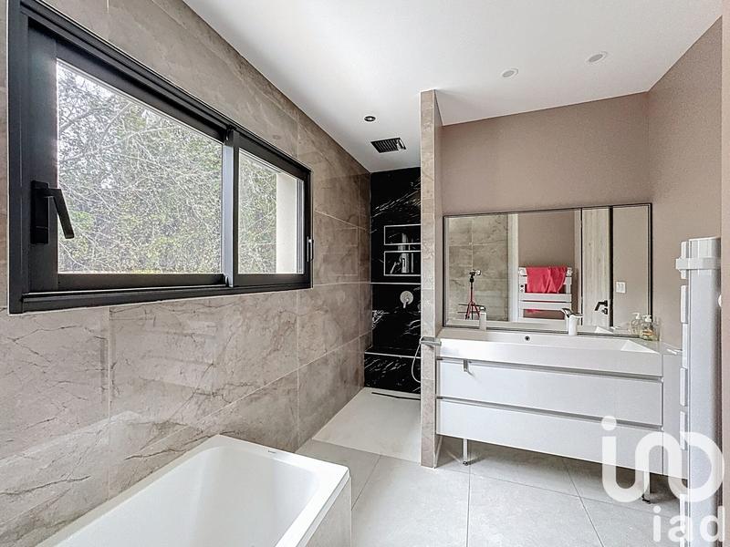 Maison - 163 m² - 5 pièces