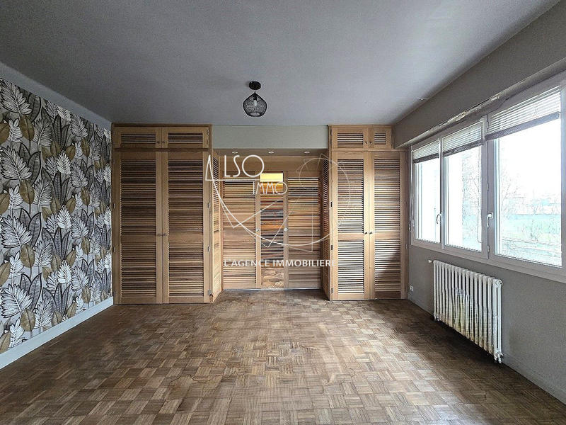 Maison traditionnelle - 185 m² - 6 pièces