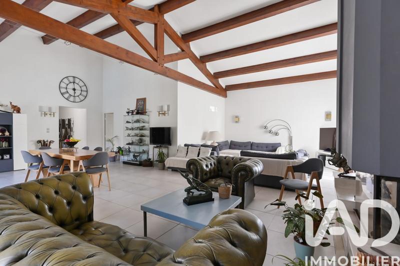 Maison - 210 m² - 5 pièces