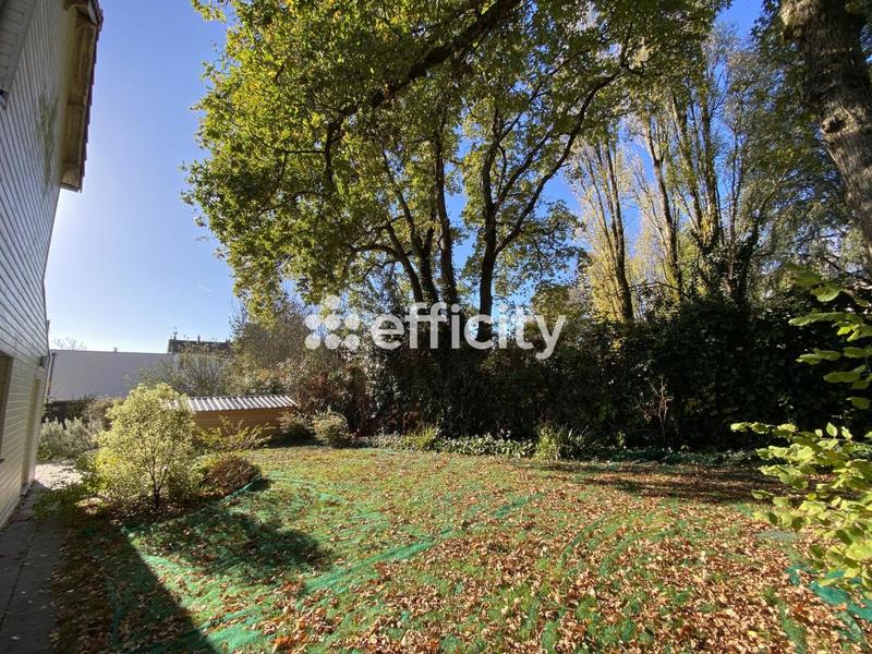 Maison - 184 m² - 8 pièces