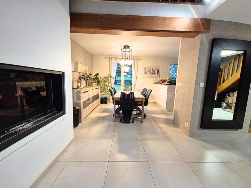 Maison traditionnelle - 136 m² - 6 pièces