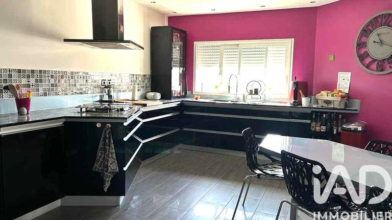 Maison - 186 m² - 7 pièces