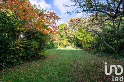 Maison - 235 m² - 11 pièces