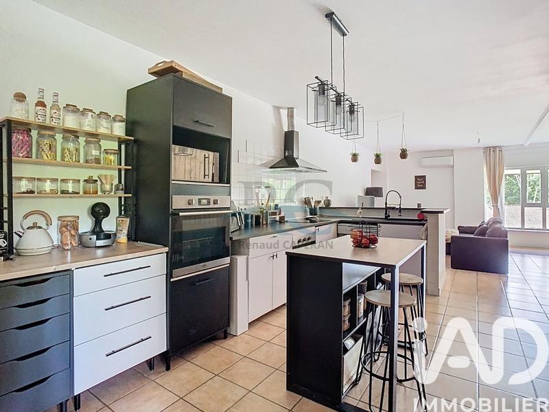 Appartement - 82 m² - 3 pièces