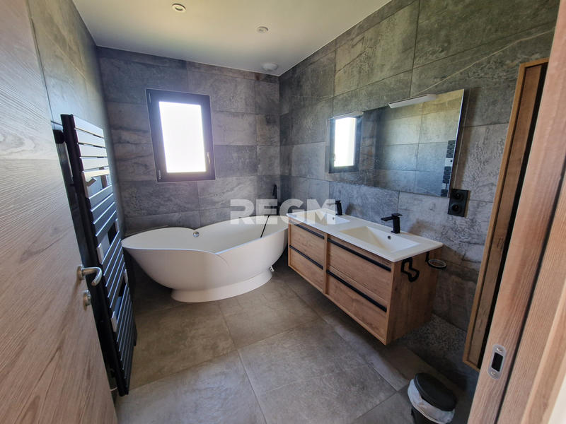 Villa - 146 m² - 6 pièces