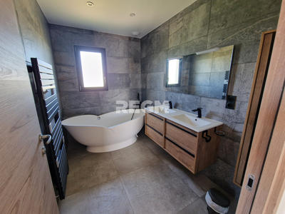 Villa - 146 m² - 6 pièces