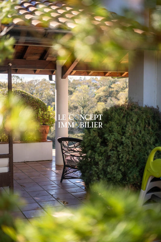 Maison - 300 m² - 10 pièces