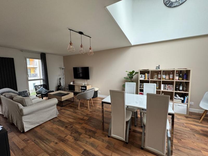 Chambre - 10 m² - 5 pièces