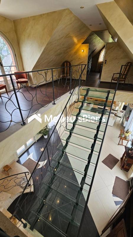 Propriété - 450 m² - 10 pièces