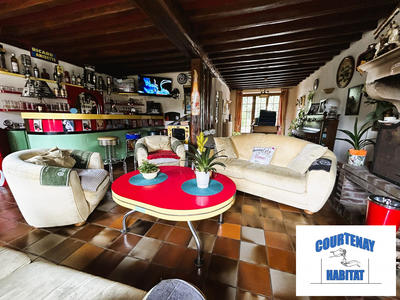 Maison traditionnelle - 280 m² - 7 pièces