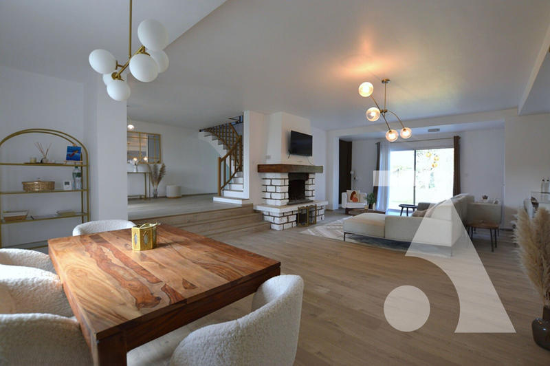 Maison - 178 m² - 5 pièces