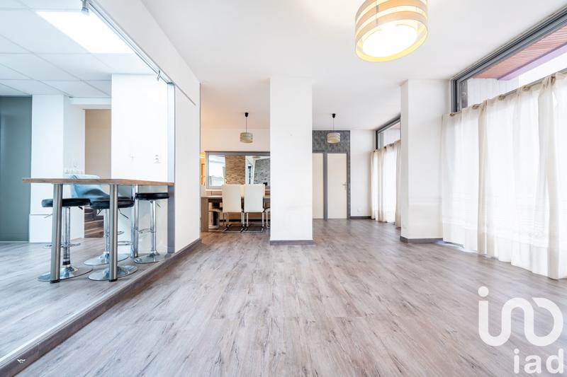 Appartement - 99 m² - 4 pièces