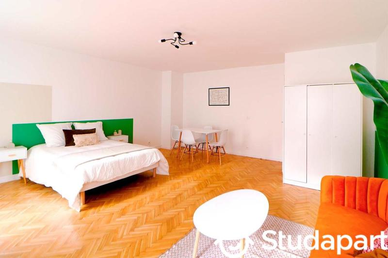 Chambre - 11 m² - 1 pièce