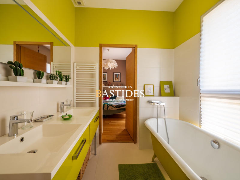 Maison contemporaine - 223 m² - 7 pièces