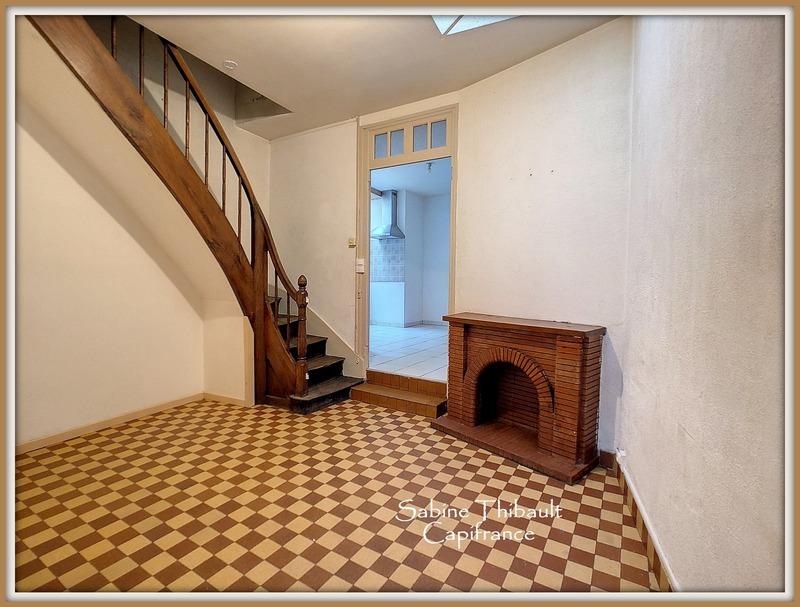 Immeuble - 145 m² - 8 pièces