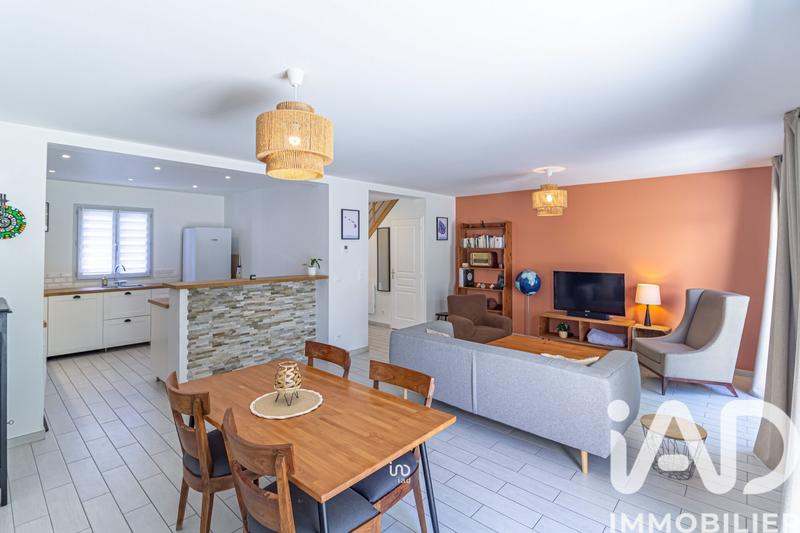 Maison - 90 m² - 5 pièces