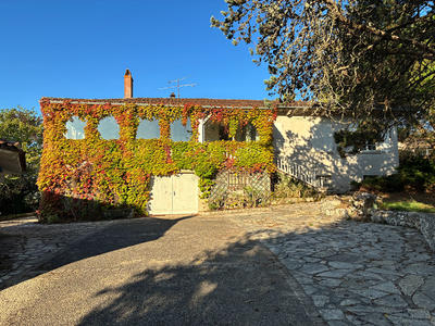 Maison - 226 m² - 8 pièces