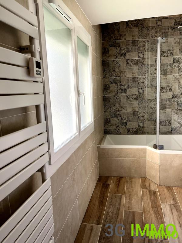 Maison - 104 m² - 4 pièces