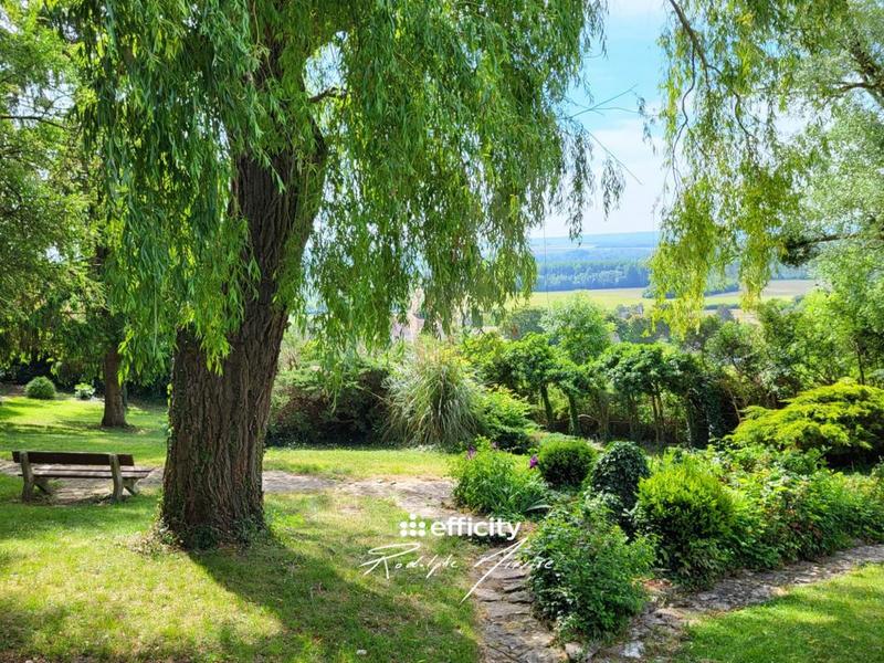 Maison - 180 m² - 8 pièces