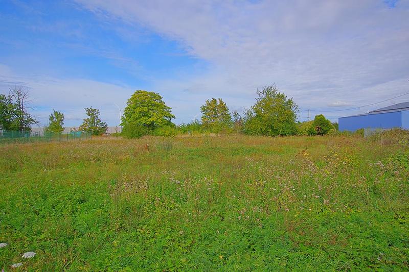 Terrain constructible - 896 m²