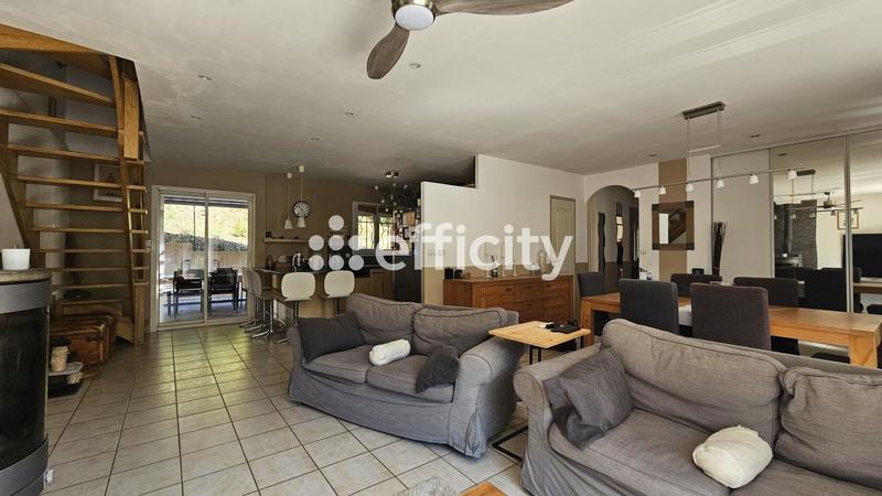 Maison - 145 m² - 8 pièces