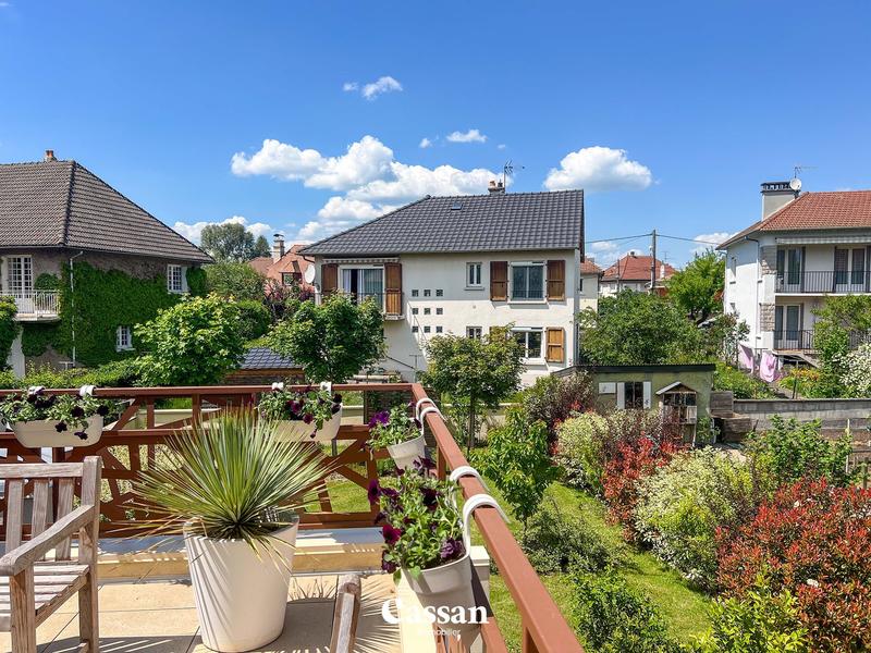 Maison contemporaine - 194 m² - 7 pièces