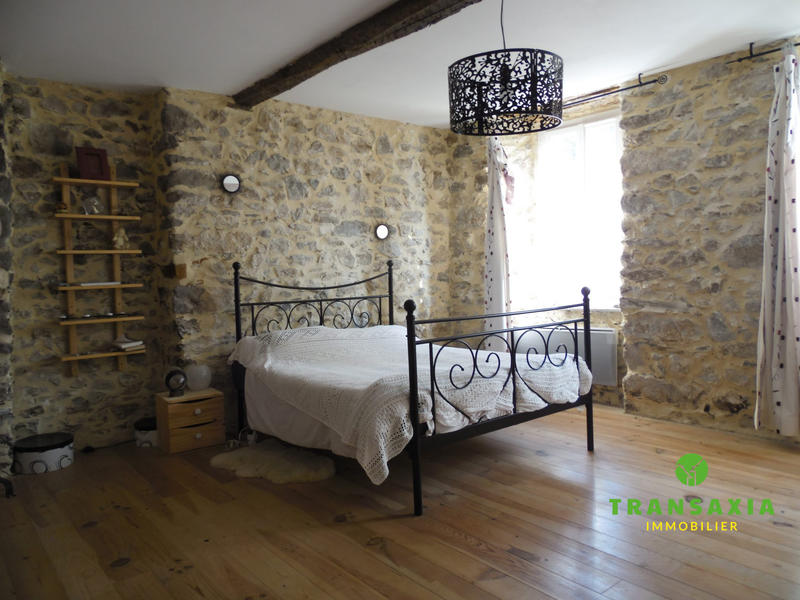 Maison traditionnelle - 306 m² - 16 pièces