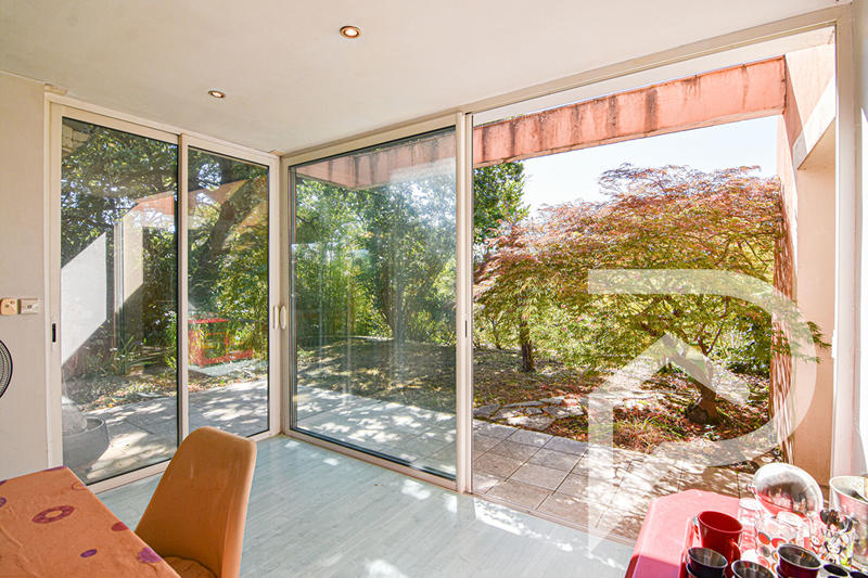 Maison - 242 m² - 6 pièces