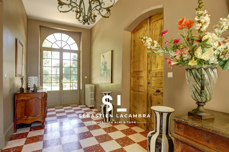 Propriété - 374 m² - 10 pièces