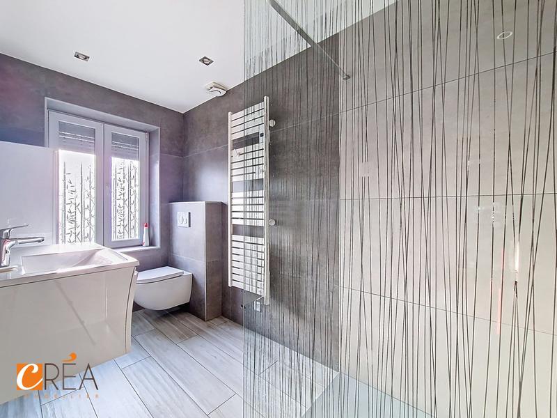 Appartement - 93 m² - 6 pièces