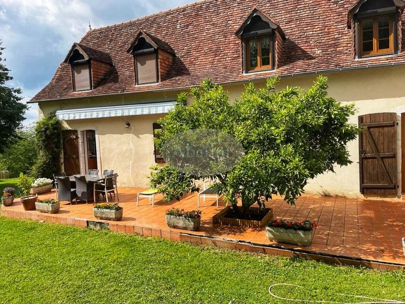 Maison - 156 m² - 7 pièces