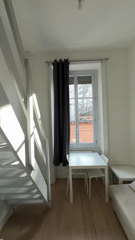 Studio - 13 m² - 1 pièce