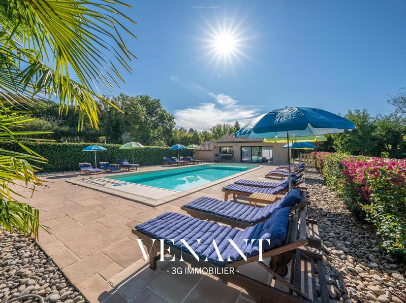 Villa - 457 m² - 16 pièces