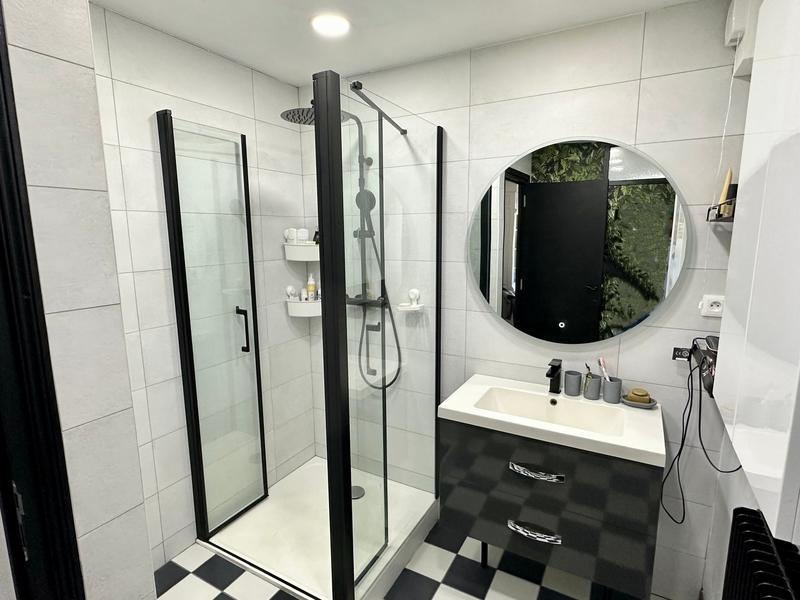 Appartement - 96 m² - 5 pièces