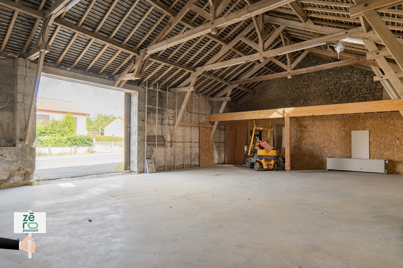 Local commercial - 147 m² - 1 pièce