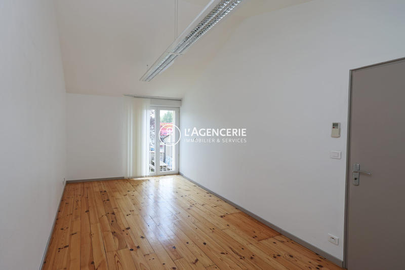 Local commercial - 136 m²