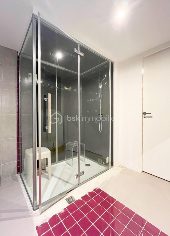 Maison - 210 m² - 6 pièces