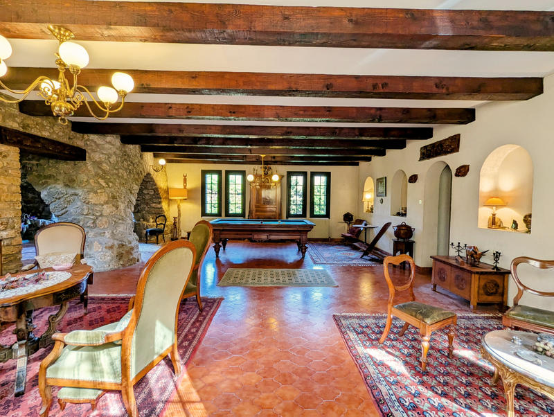 Maison - 200 m² - 7 pièces