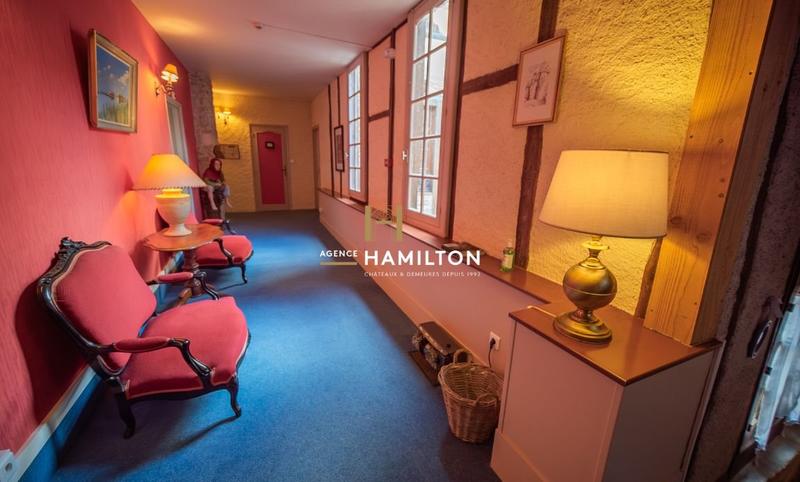 Maison - 324 m² - 12 pièces