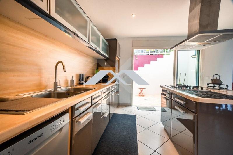 Villa - 211 m² - 7 pièces