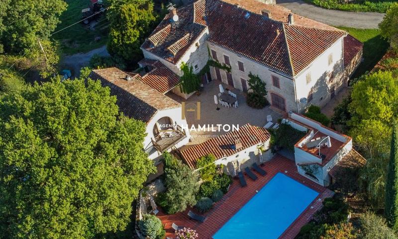 Maison de maîtres - 506 m² - 19 pièces