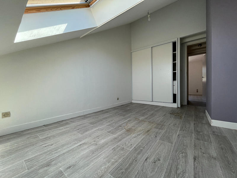 Appartement - 97 m² - 5 pièces