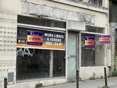 Magasins - 54 m²