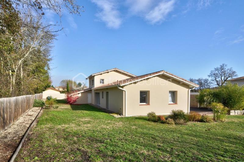 Maison traditionnelle - 171 m² - 5 pièces